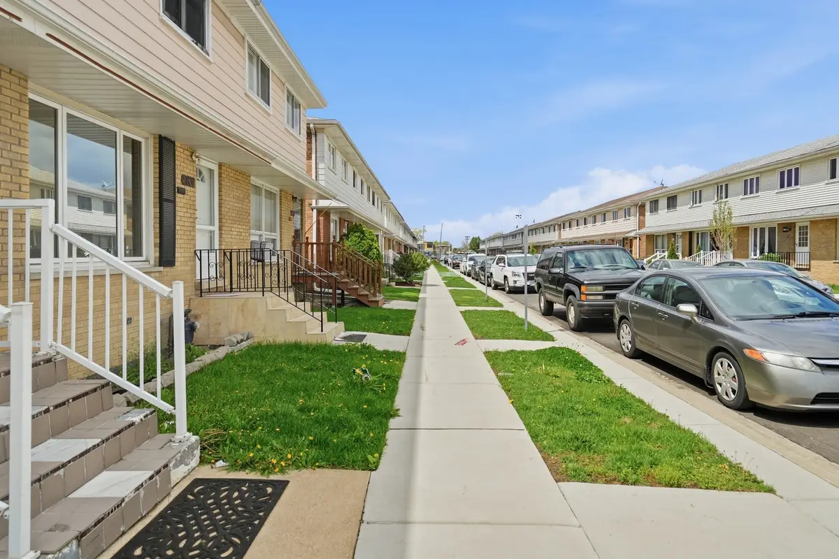 9835 Garden Court, Schiller Park, IL 60176 - #1
