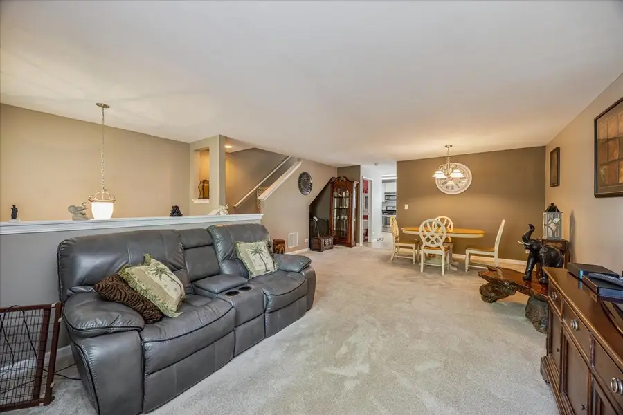 558 Lincoln Station Drive #558, Oswego, IL 60543 - #2