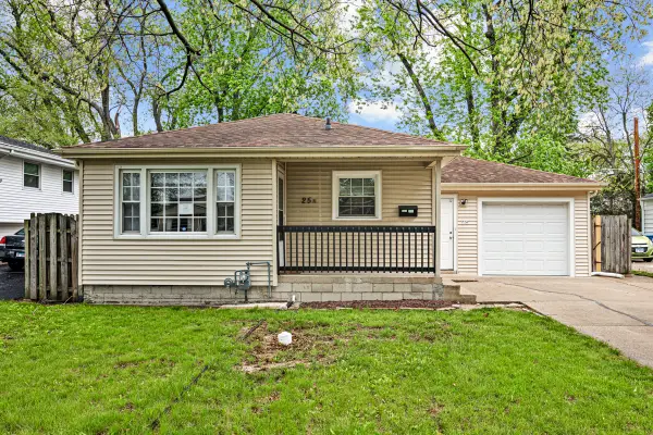 25 N Iowa Avenue, Addison, IL 60101