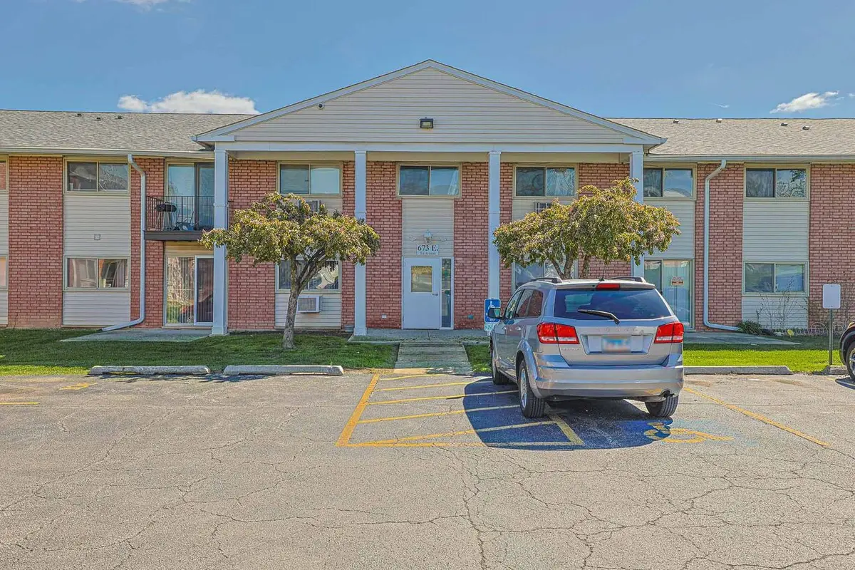 673 E Fullerton Avenue #105, Glendale Heights, IL 60139 - #1