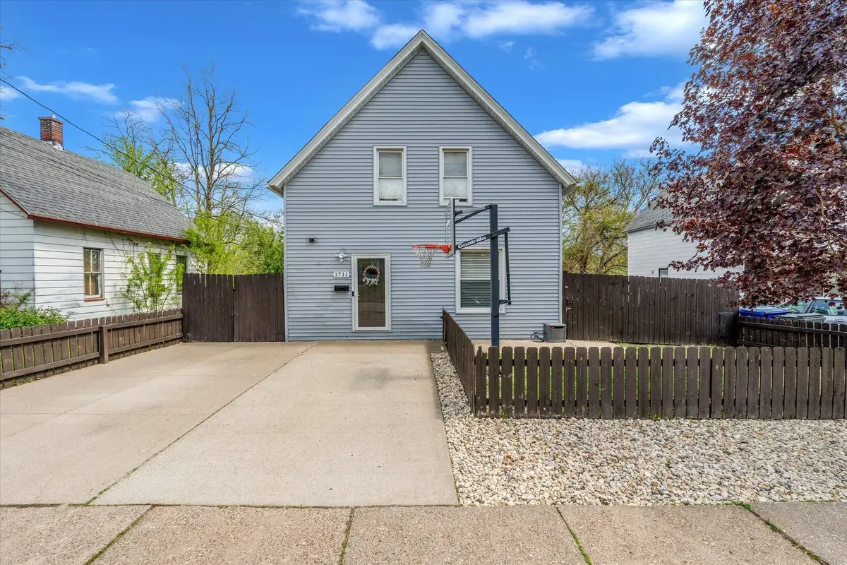 1711 Belle Avenue, Davenport, IA 52803 - #1