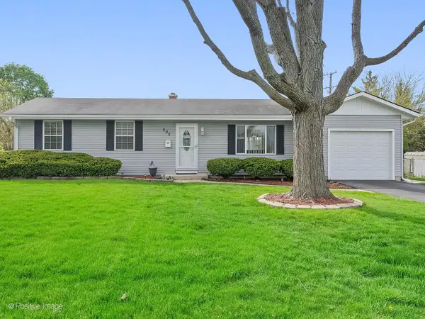 605 Commanche Court, Carol Stream, IL 60188