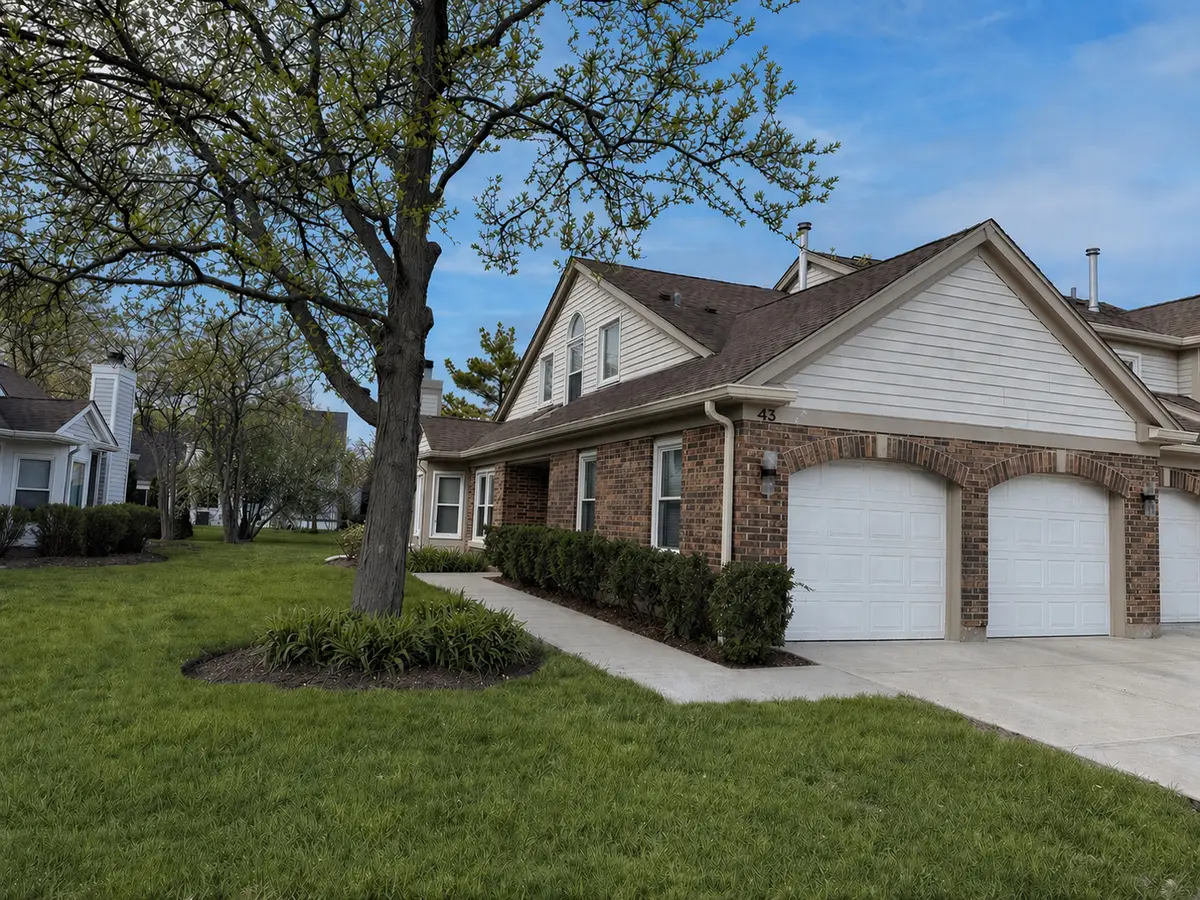43 Willow Parkway, Buffalo Grove, IL 60089 - #1