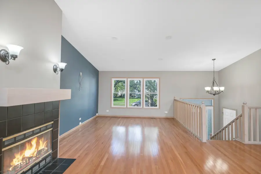 439 E Morse Avenue, Bartlett, IL 60103 - #2