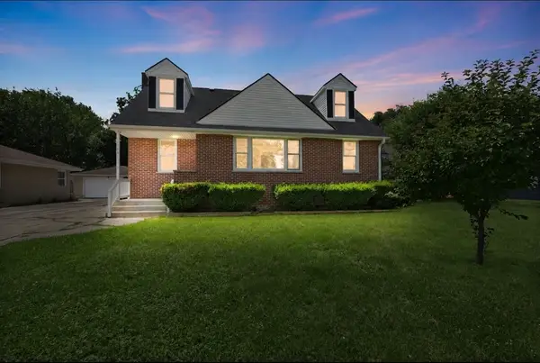 17931 W Gages Lake Road, Grayslake, IL 60030