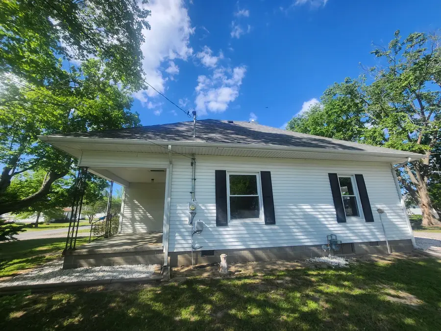 36 Wisconsin Street, Pinckneyville, IL 62274 - #3