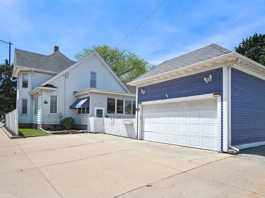 220 E North Street, Morris, IL 60450 - #2