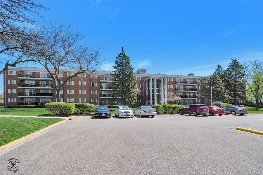 1050 N Farnsworth Avenue #301, Aurora, IL 60505 - #2