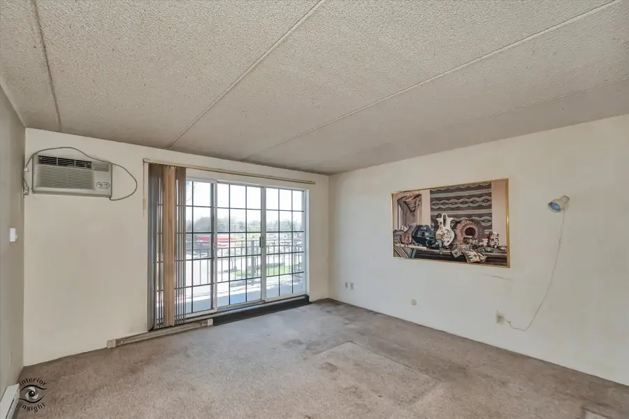 1050 N Farnsworth Avenue #301, Aurora, IL 60505 - #3