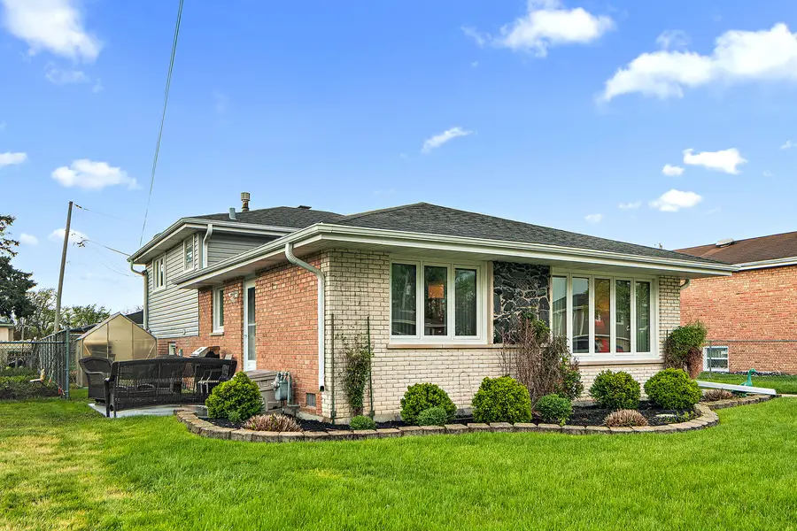 6612 W 92nd Street, Oak Lawn, IL 60453 - #2