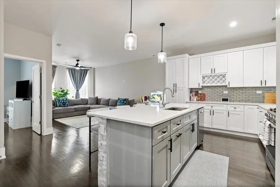 614 E 46th Street #3, Chicago, IL 60653 - #2