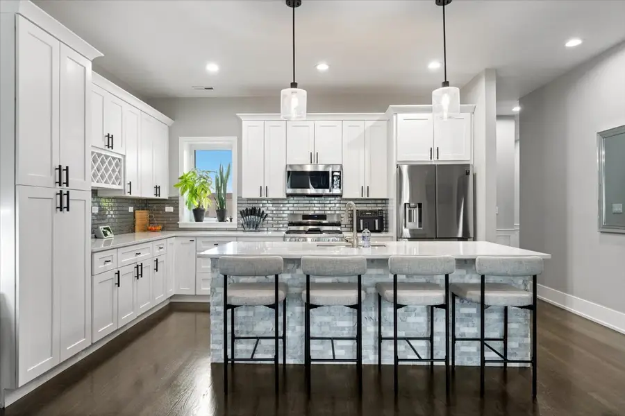 614 E 46th Street #3, Chicago, IL 60653 - #3