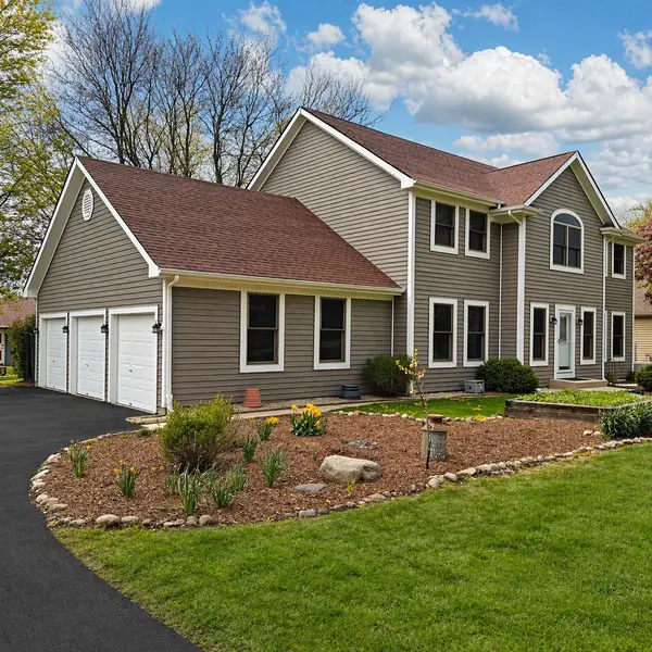 10506 Arabian Trail, Woodstock, IL 60098