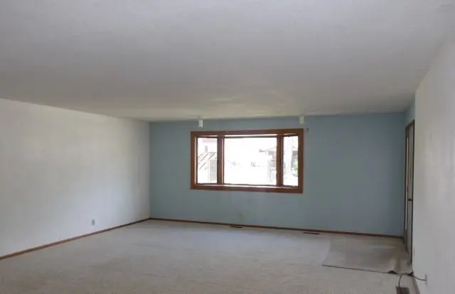 114 E 7th Street, Flora, IL 62839 - #2