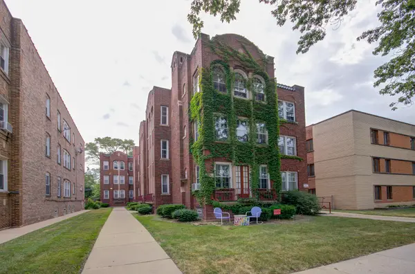10535 S Hale Avenue #1W, Chicago, IL 60643