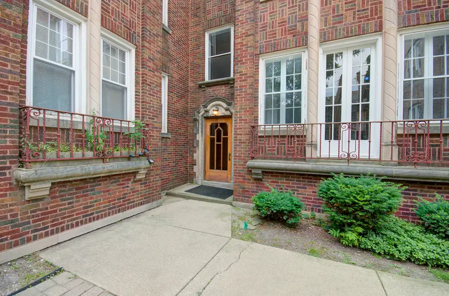 10535 S Hale Avenue #1W, Chicago, IL 60643 - #2
