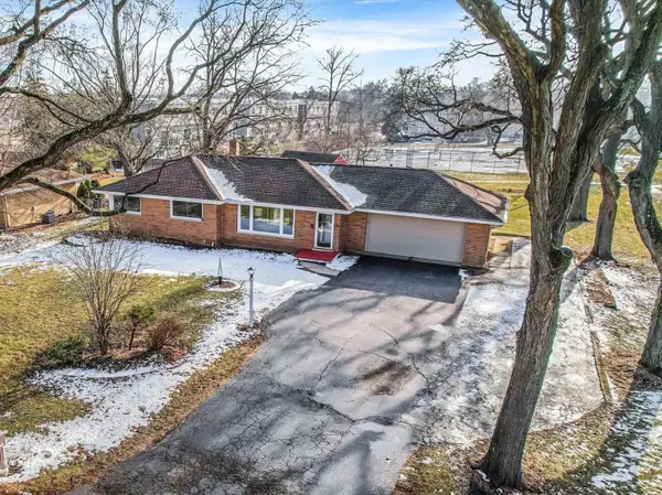 21W051 Woodview Drive, Itasca, IL 60143