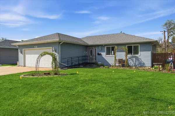 1721 W Galena Boulevard, Aurora, IL 60506