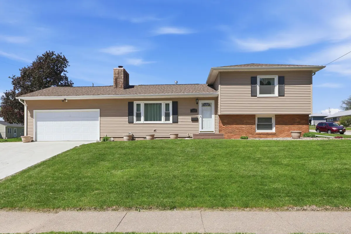 3822 Wilkes Avenue, Davenport, IA 52806 - #1