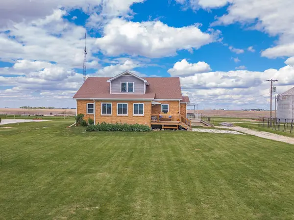 2950 County Road 1100 N, El Paso, IL 61738