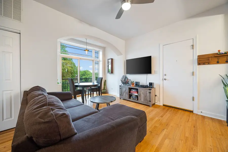 3841 W Altgeld Street #3, Chicago, IL 60647 - #2