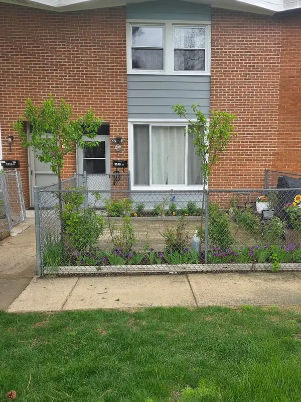 2129 Ash Street #G, Des Plaines, IL 60018