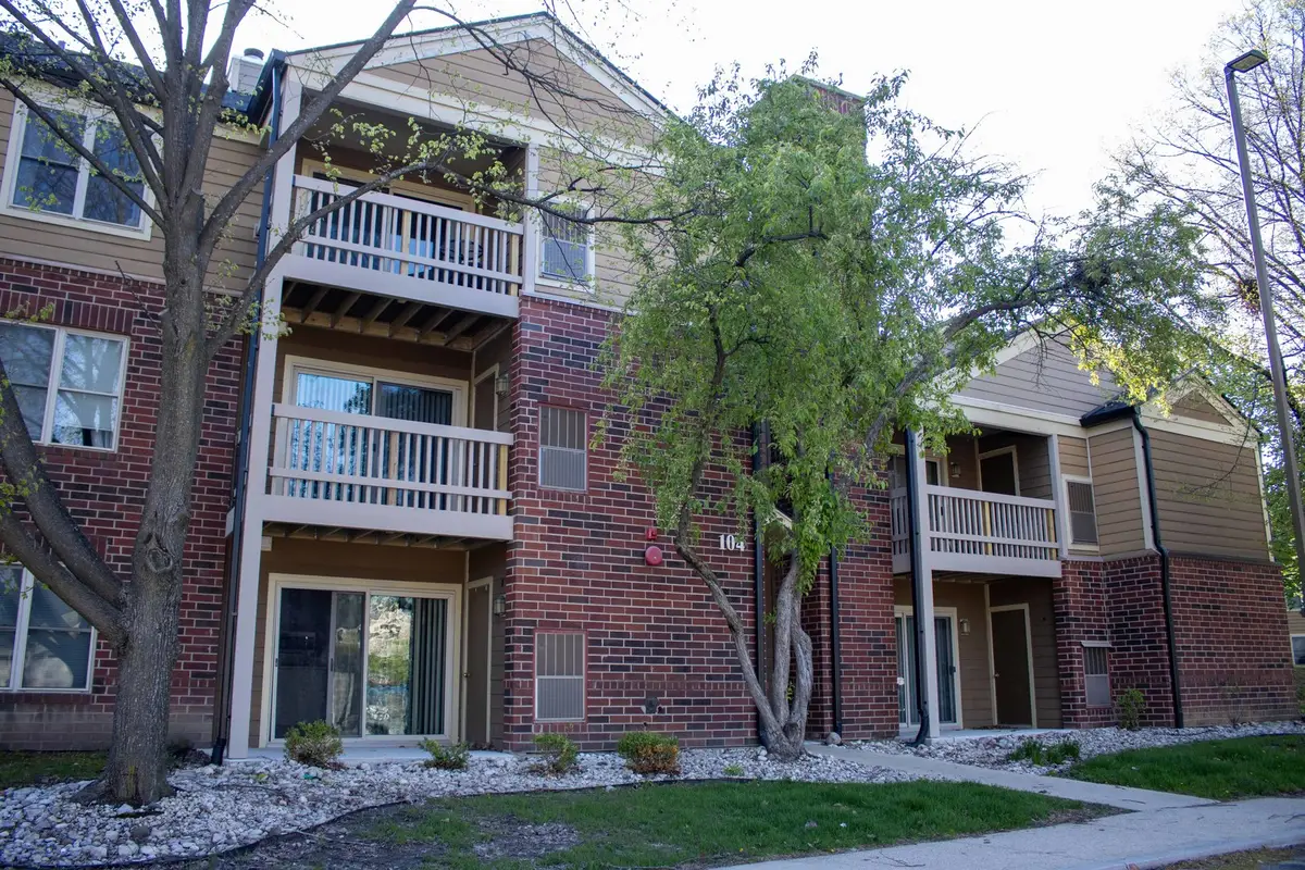 104 Glengarry Drive #105, Bloomingdale, IL 60108 - #1
