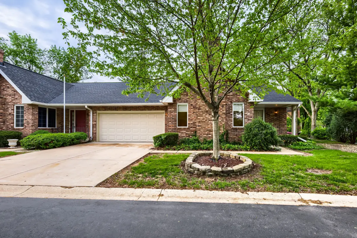 202 Stone Manor Circle, Batavia, IL 60510 - #1
