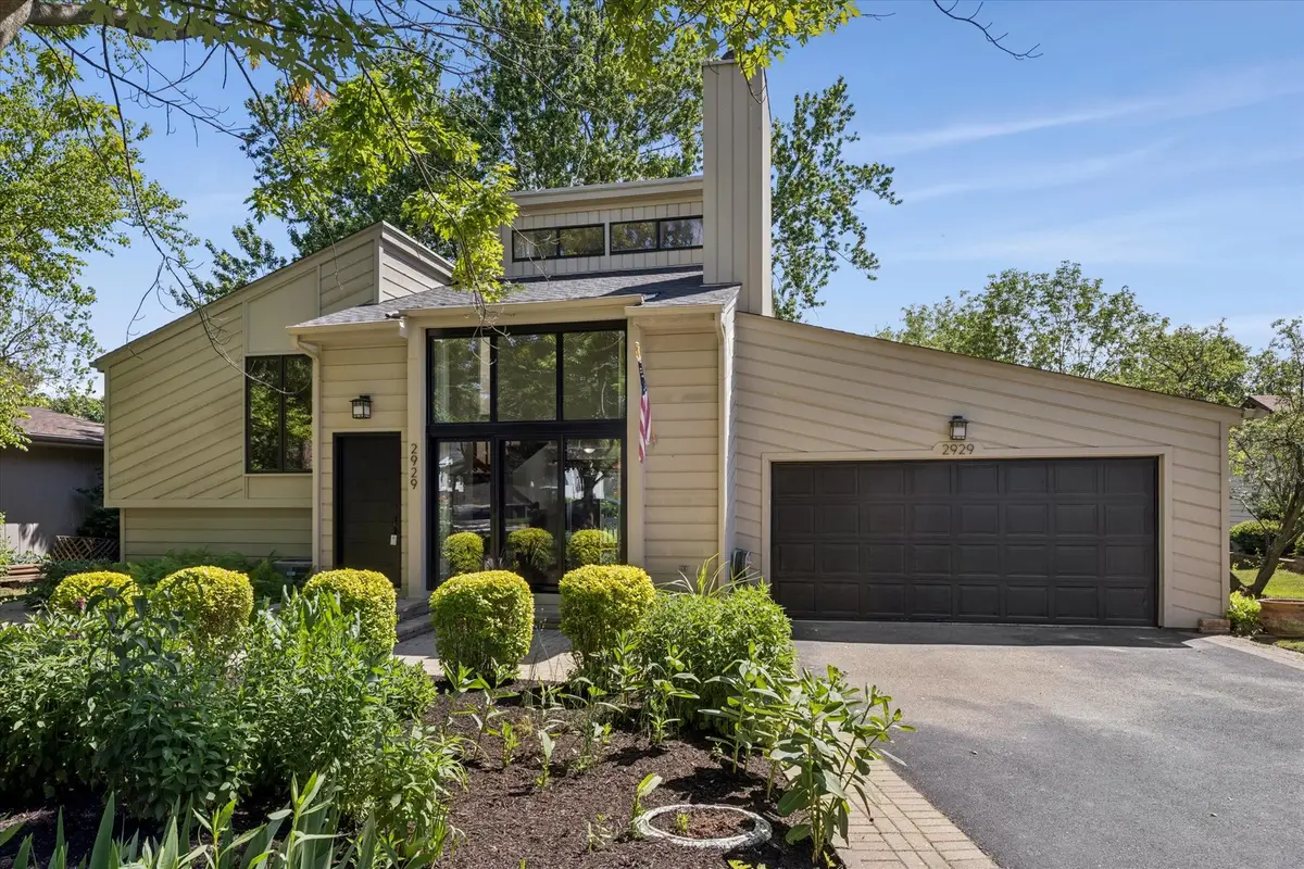 2929 Northcreek Drive, Woodridge, IL 60517 - #1