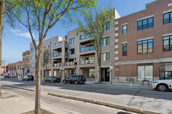 4537 N Clark Street #3C, Chicago, IL 60640