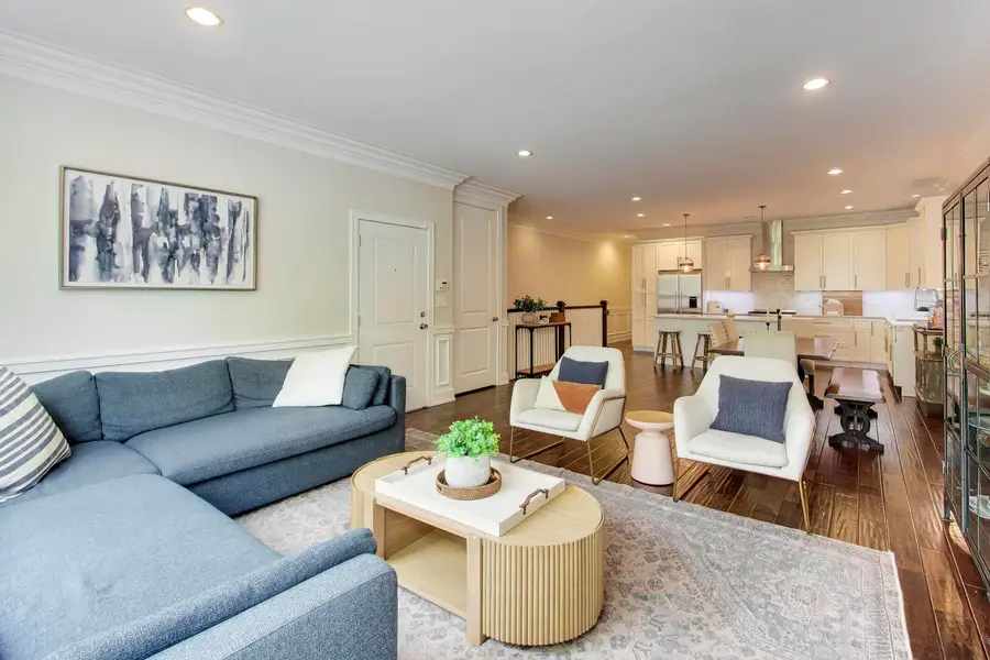 2312 W Belmont Avenue #1E, Chicago, IL 60618 - #3