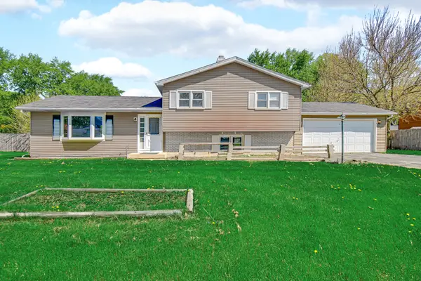 28W502 Leverenz Road, Naperville, IL 60564