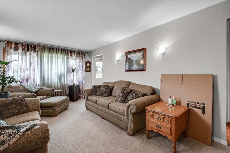 10445 S Avenue E, Chicago, IL 60617 - #3