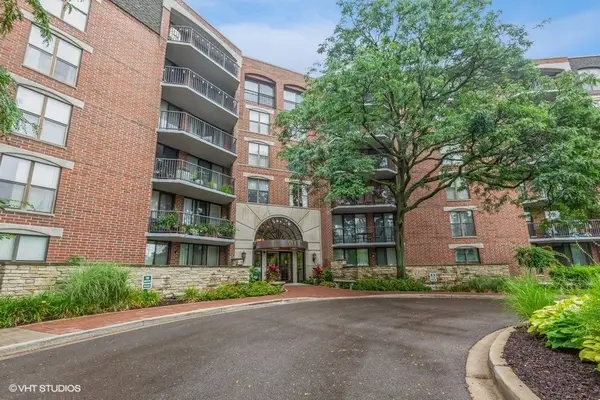511 Aurora Avenue #516, Naperville, IL 60540