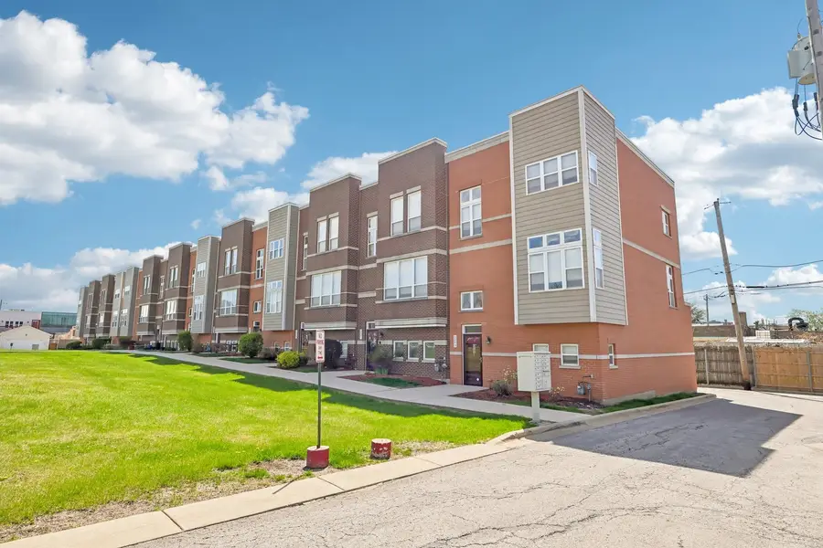 5241 W Galewood Avenue, Chicago, IL 60639 - #3