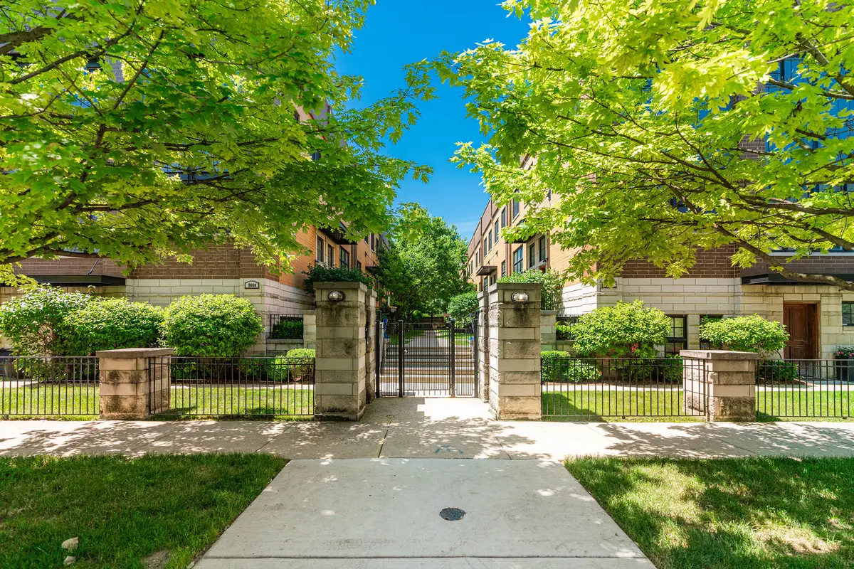 2060 N Stave Street #3, Chicago, IL 60647 - #1