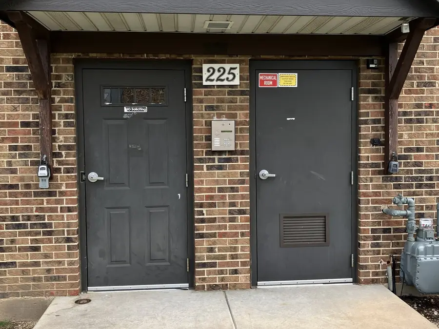 225 Gregory Street #10, Aurora, IL 60504 - #2