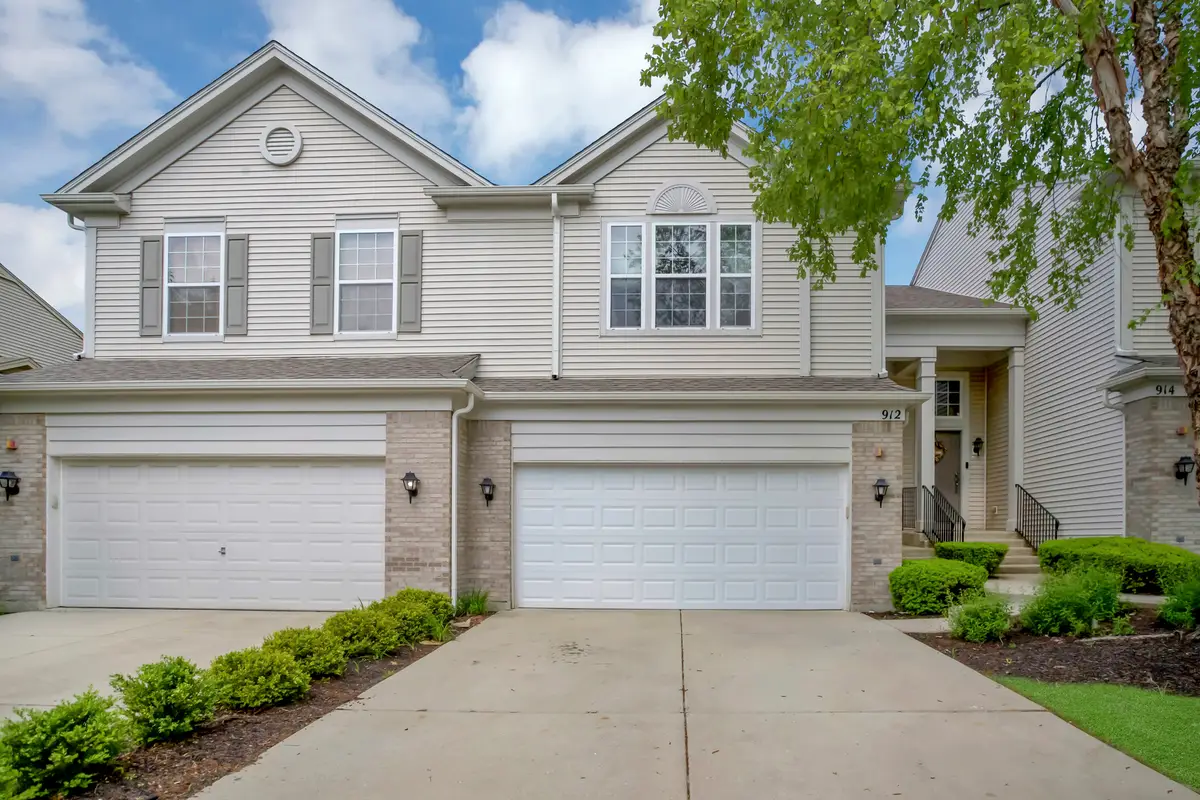 912 Kings Canyon Drive, Streamwood, IL 60107 - #1