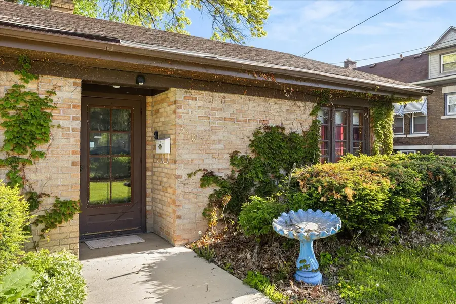 210 E 1st Street, Streator, IL 61364 - #3