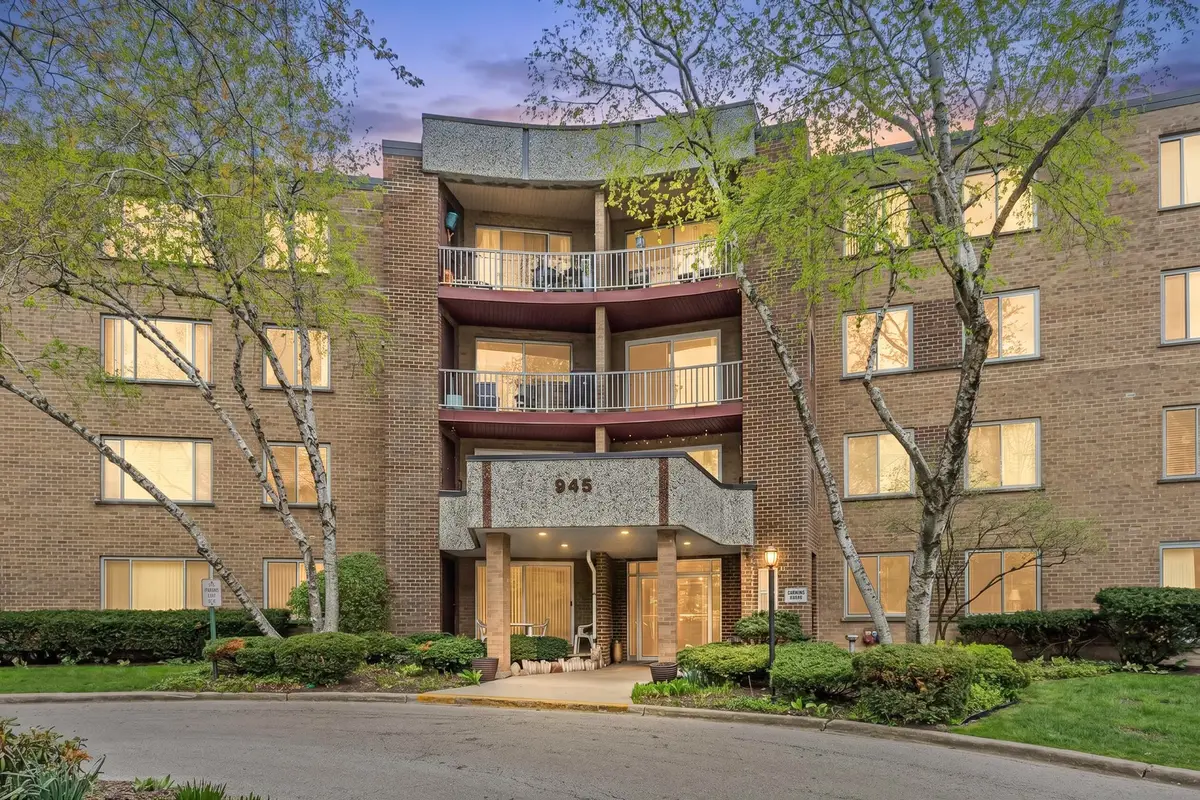 945 E Kenilworth Avenue #423, Palatine, IL 60074 - #1