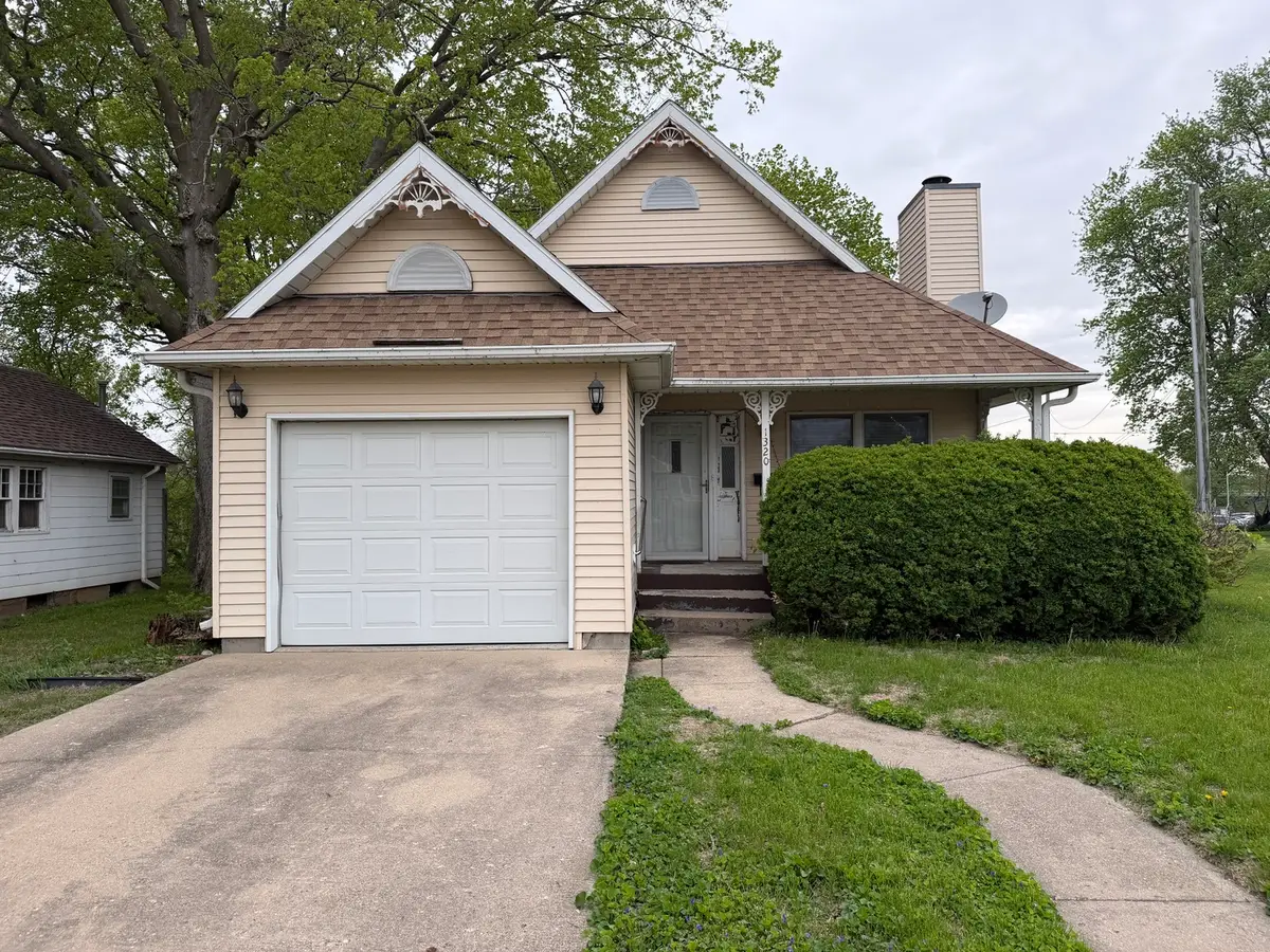 1320 W 2nd Street, Rock Falls, IL 61071 - #1