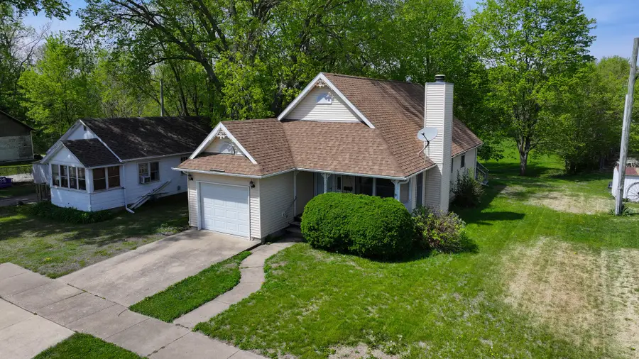 1320 W 2nd Street, Rock Falls, IL 61071 - #2