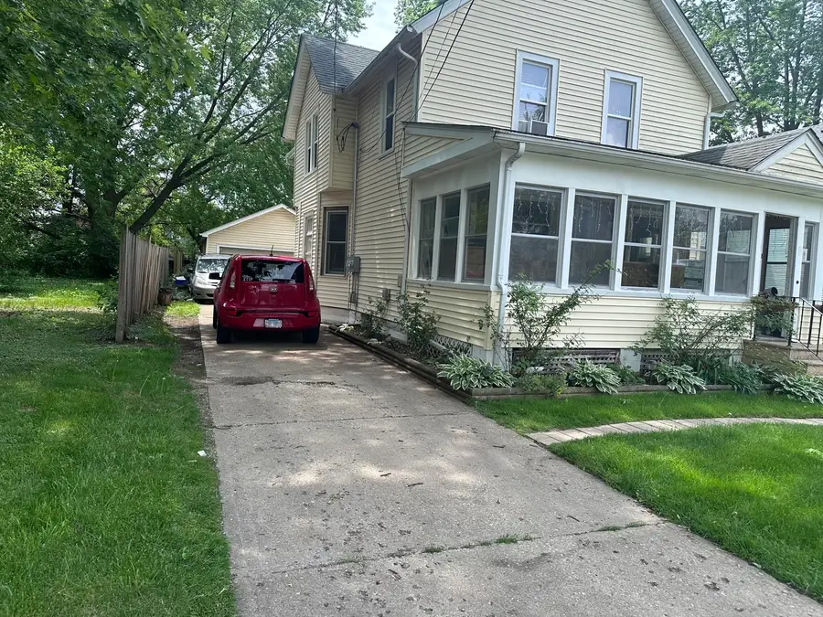 527 Hoyles Avenue, Aurora, IL 60505 - #3