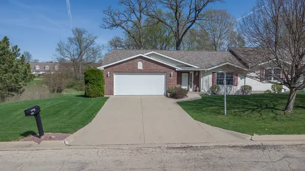 741 S Parkcrest Drive #741, Freeport, IL 61032