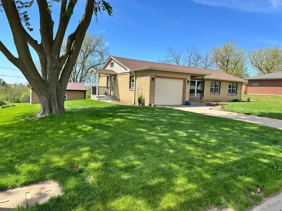 3806 Eagle Heights Drive, Clinton, IA 52372 - #2
