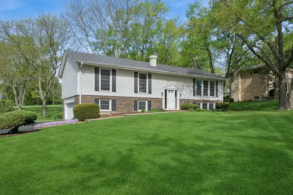 21226 N Woodland Avenue, Barrington, IL 60010