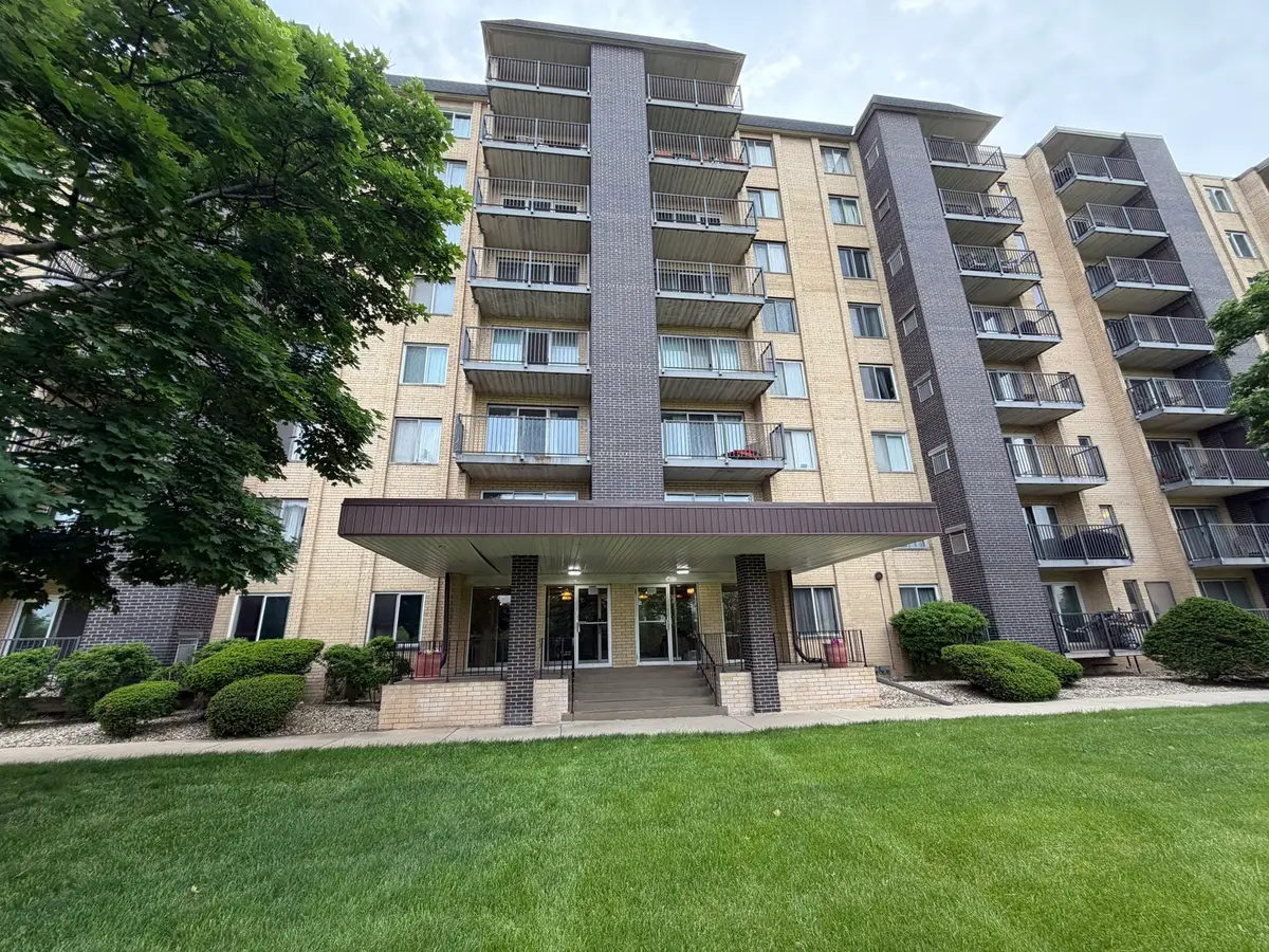5400 Walnut Avenue #803, Downers Grove, IL 60515 - #1