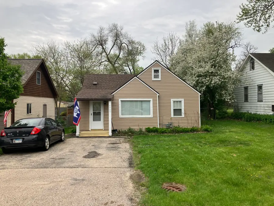 4909 Fountain Lane, McCullom Lake, IL 60050 - #2