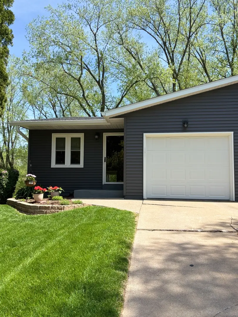 8317 10th Street W, Rock Island, IL 61201 - #2