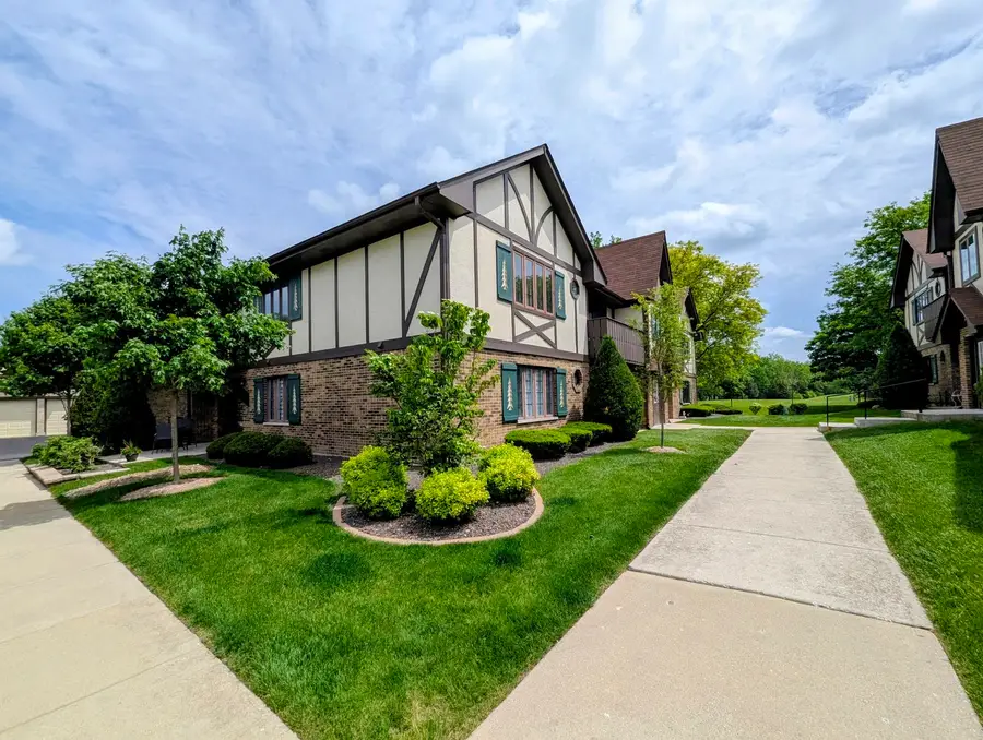 11511 Autobahn Drive E #102, Palos Park, IL 60464 - #3